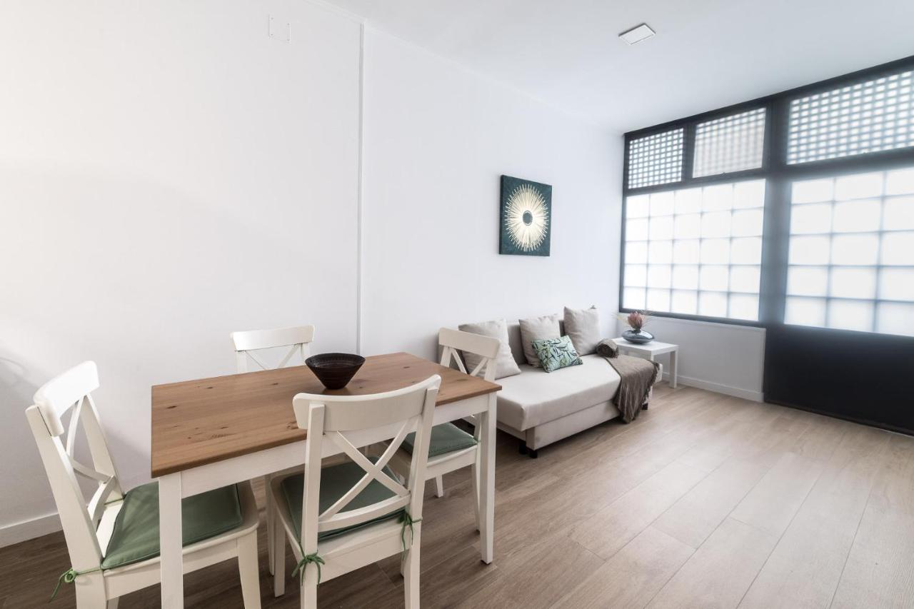 Moonkey - Apto. Albeniz, Con Acogedor Patio Alicante Exterior photo