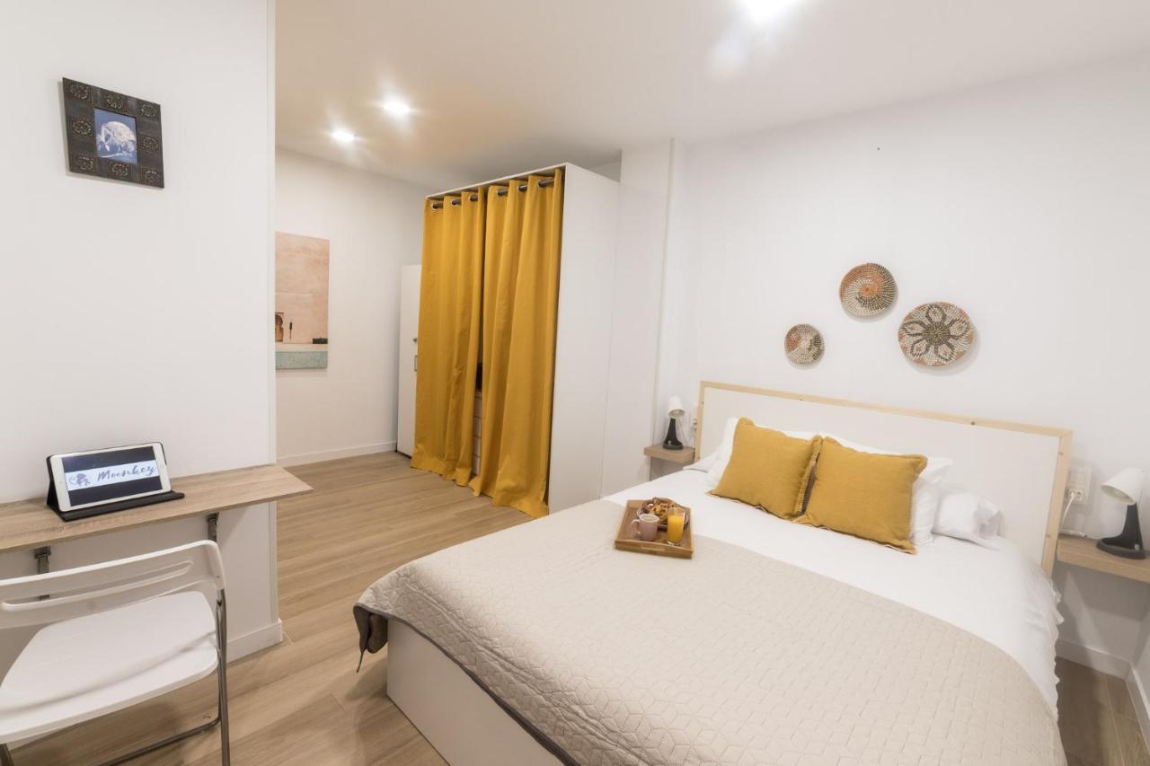 Moonkey - Apto. Albeniz, Con Acogedor Patio Alicante Exterior photo